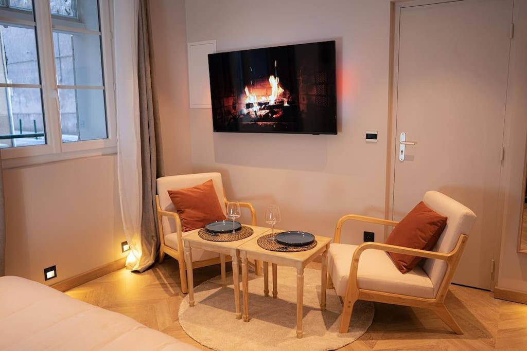 Suite De Luxe Jacuzzi Balneo,King Size Bed Collobrières Exteriör bild